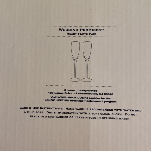 Lenox Heart Flute Pair - Picture 5 of 7